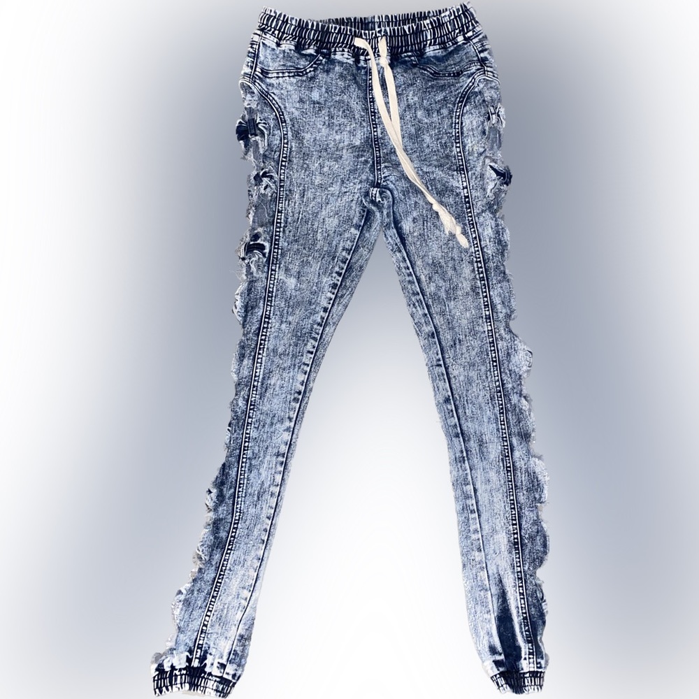 Distressed Bow Jeans